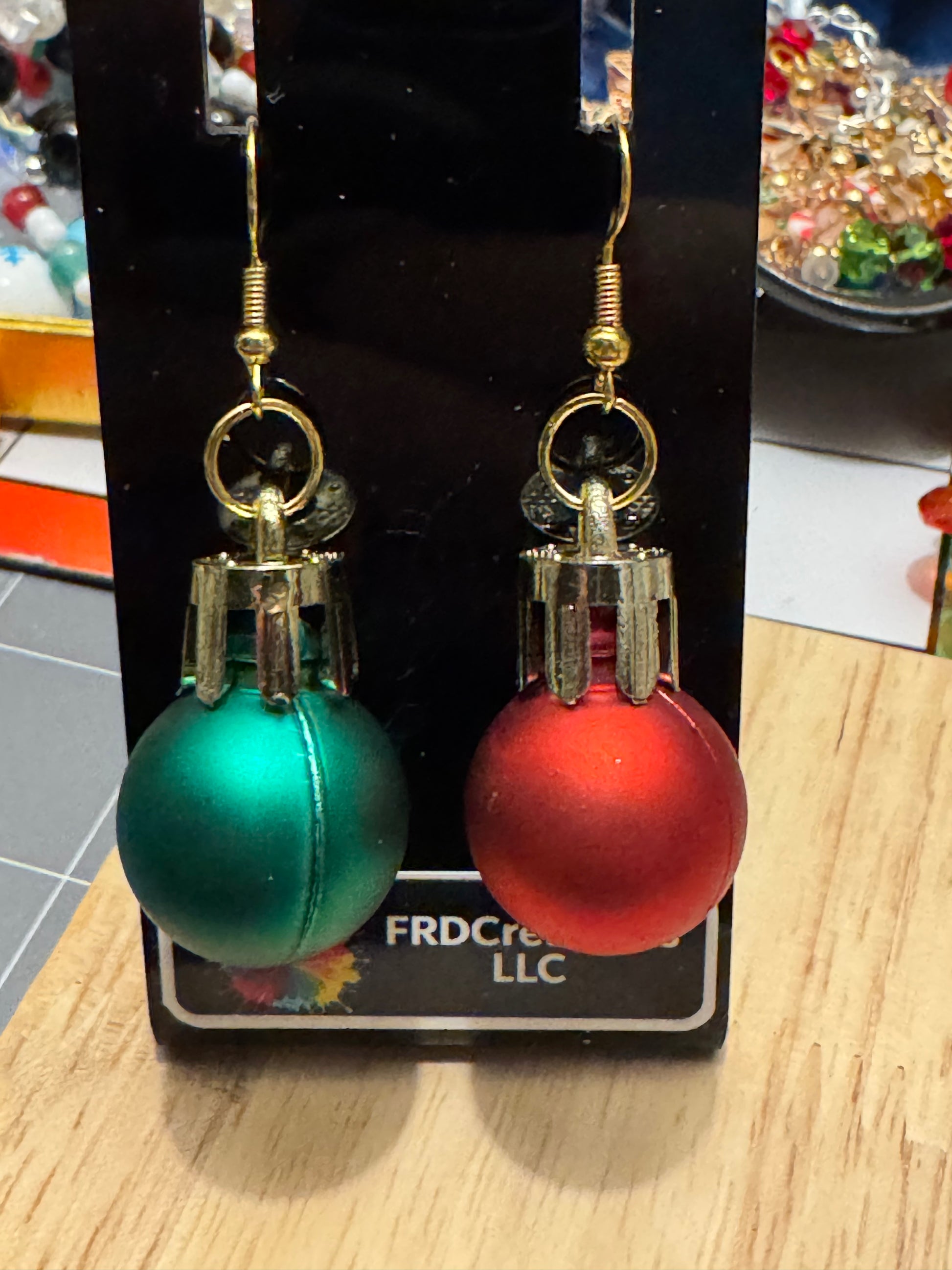 Red and green ornament earrings 