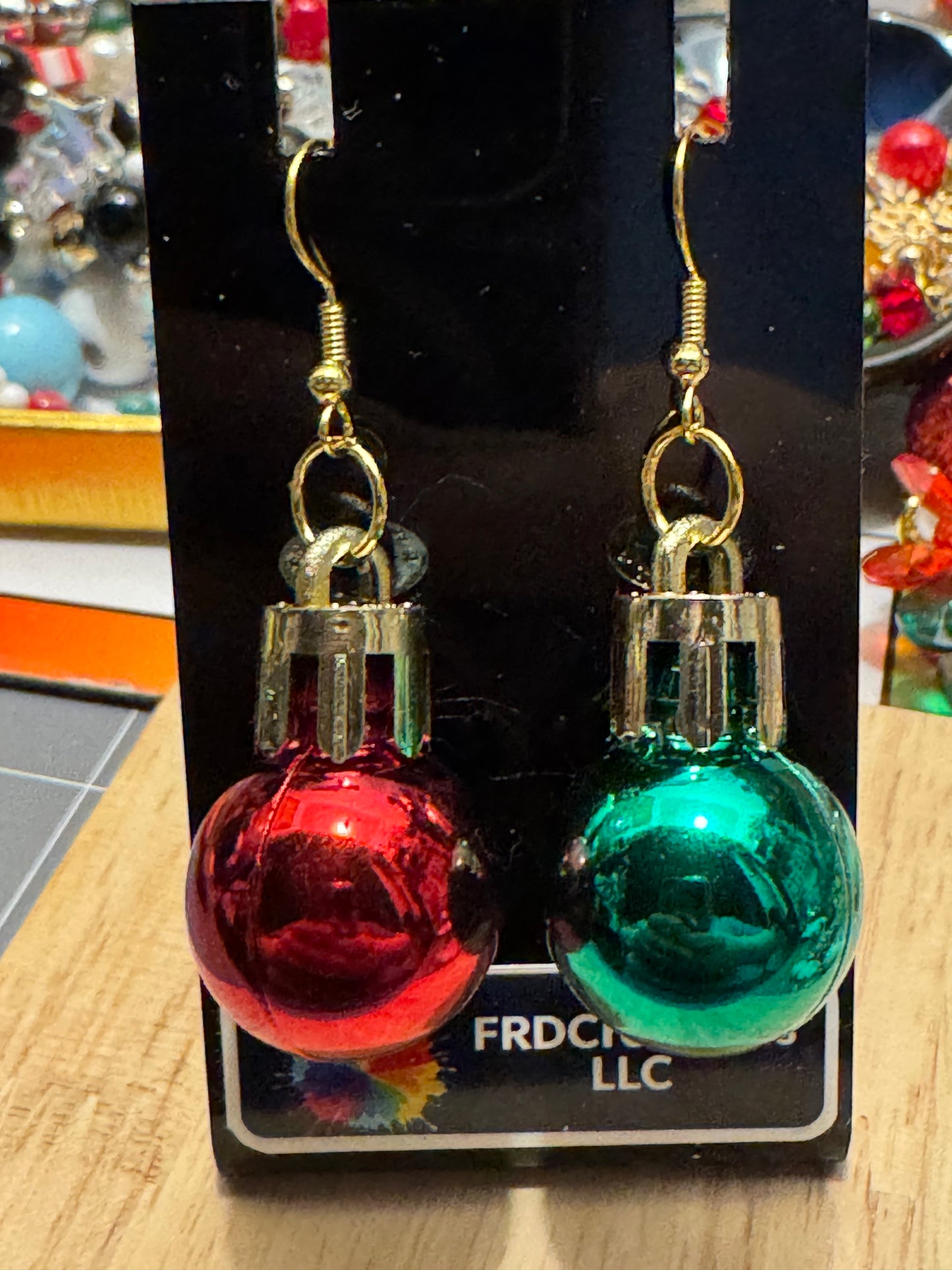 Red and green ornament earrings 