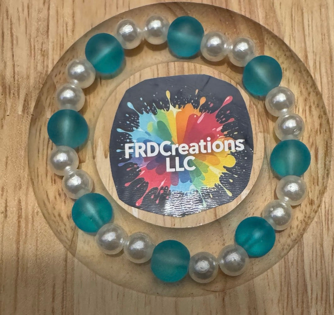 Sea Glass and Acrylic Pearl Bracelet 