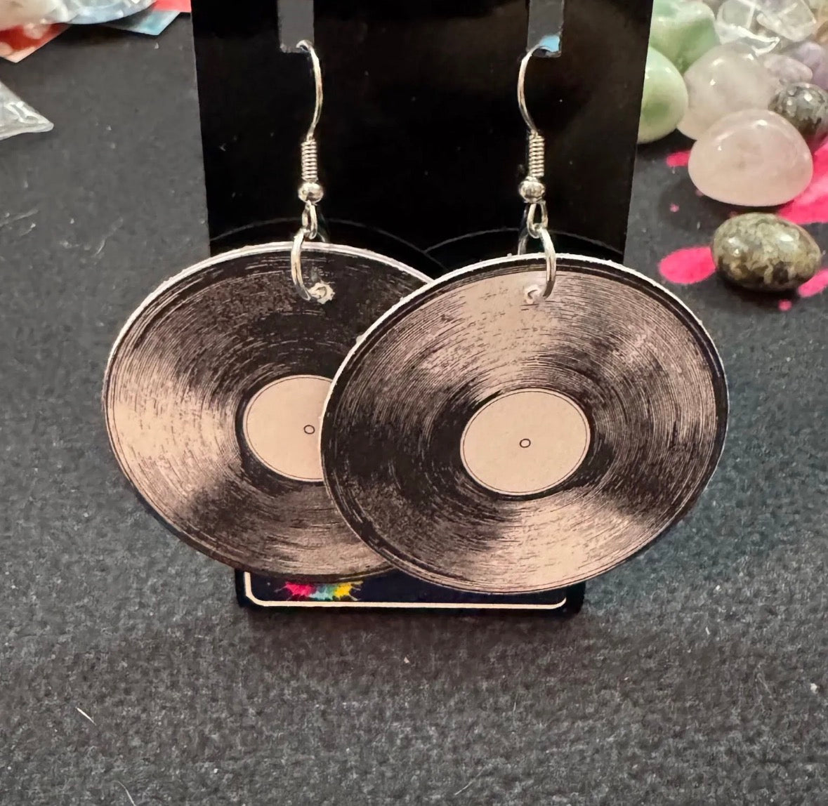 Vinyl record-shaped earrings o